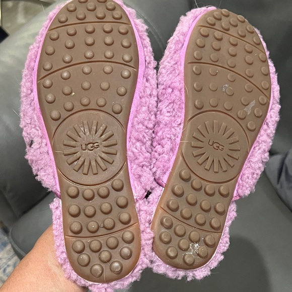 UGG Women's Pink Fuzzy Slide Slippers size 6 - Picture 6 of 9